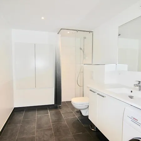 Large 2-bed In Harbour